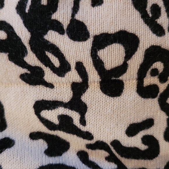 DALIA Sweater, Lightweight, Off-White With Black Pattern, Size Small - Picture 4 of 10